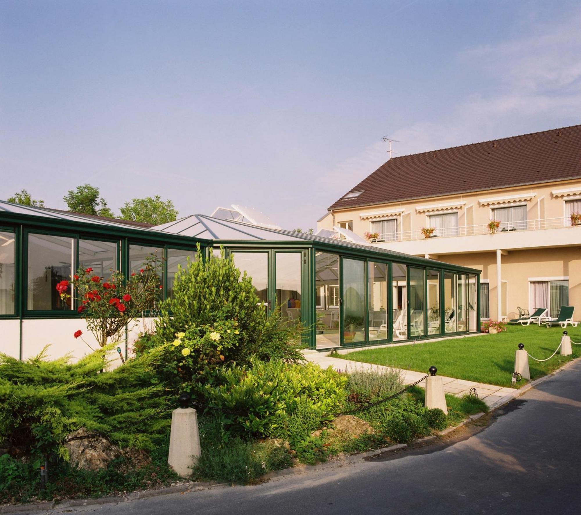 Logis Hostellerie Du Mont Aimé Bergères-lès-Vertus Buitenkant foto