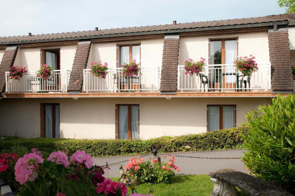 Logis Hostellerie Du Mont Aimé Bergères-lès-Vertus Buitenkant foto